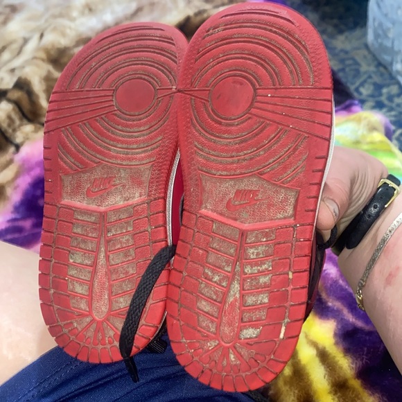 Air Jordan 1’s toddlers - Picture 5 of 6